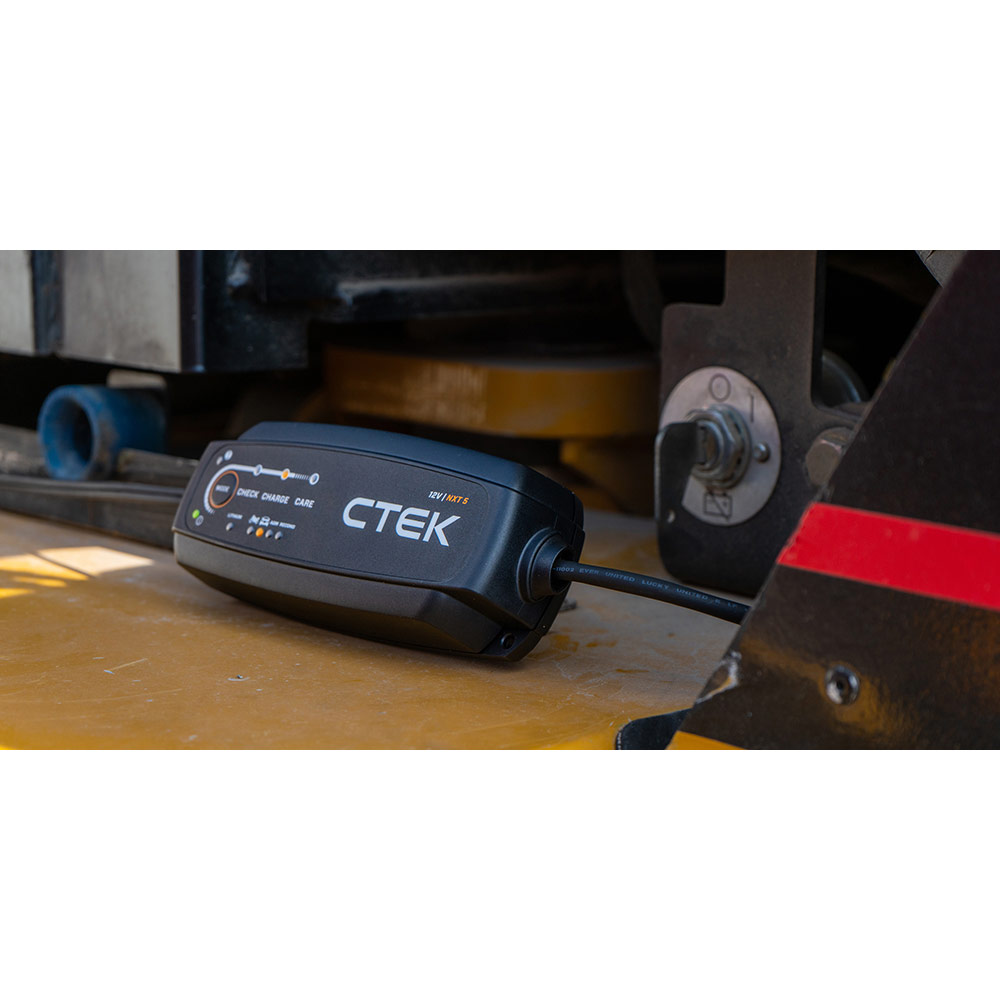 Picture of Ctek NXT 5 is a smart battery charger for 12V lead acid and lithium-ion batteries